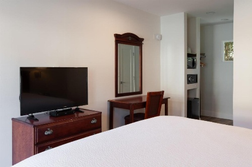 Studio City Court Yard Hotel image 20