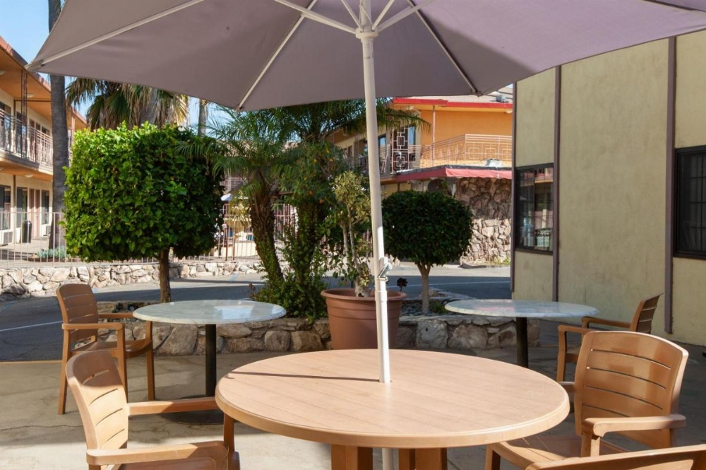 Studio City Court Yard Hotel Image 21