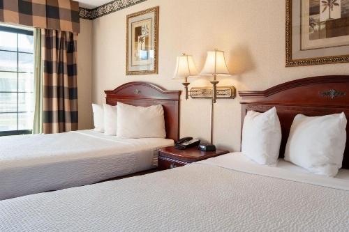 Studio City Court Yard Hotel image 25