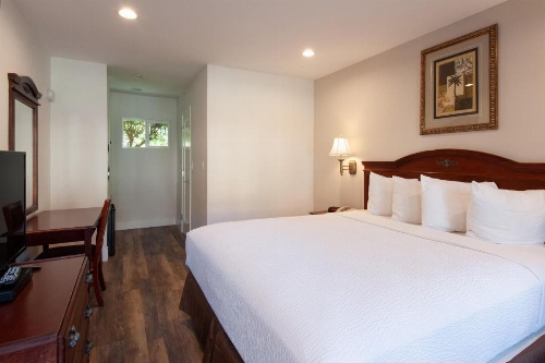 Studio City Court Yard Hotel image 37
