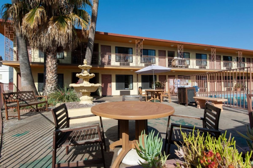 Studio City Court Yard Hotel Image 38