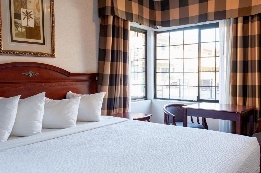 Studio City Court Yard Hotel Image 6