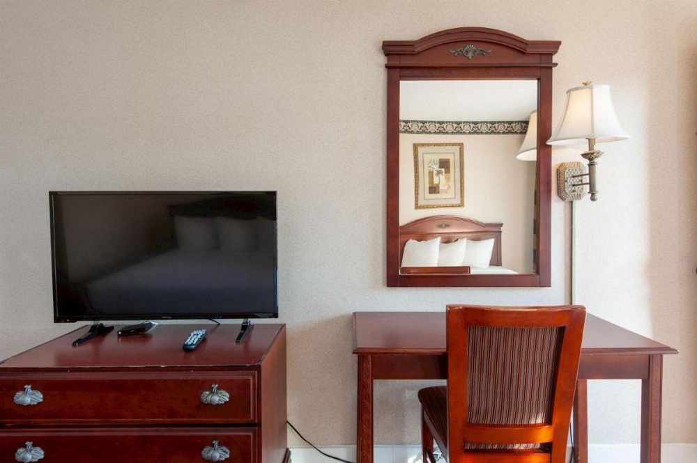 Studio City Court Yard Hotel Image 7